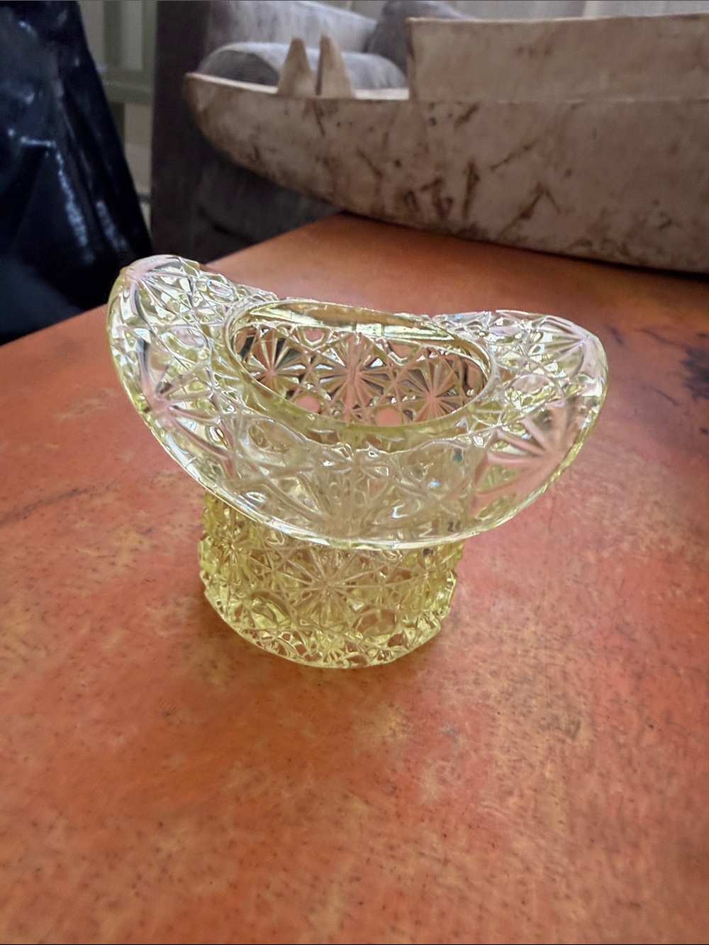 Vintage-Style uranium Yellow Glass Decorative Vase by